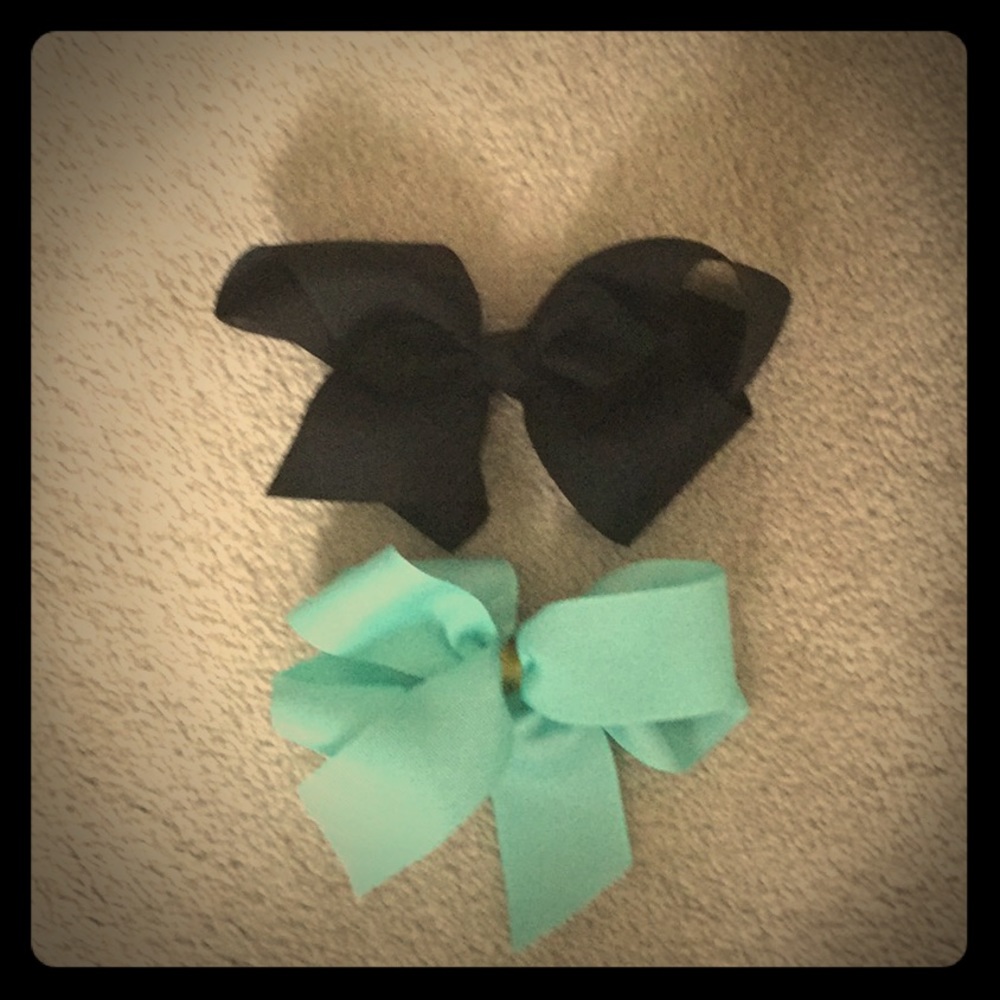 Black and teal bows
